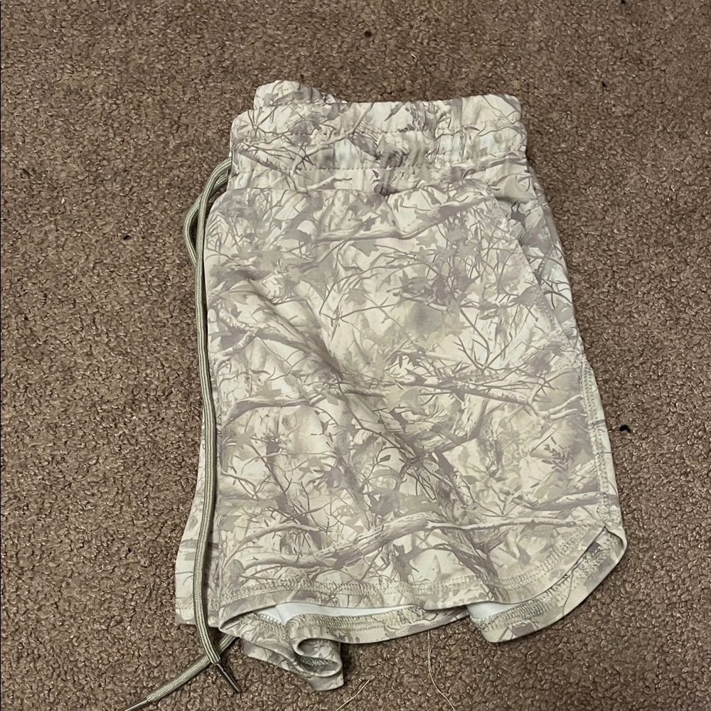 Women's Camouflage Print Shorts - Picture 4 of 5